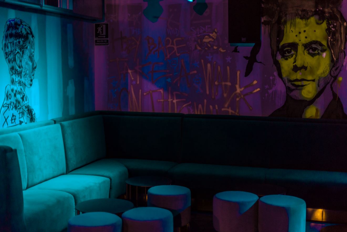 discoteca-blackhaus madrid-cuarto-interior-diseno-graffitis-lou-reed