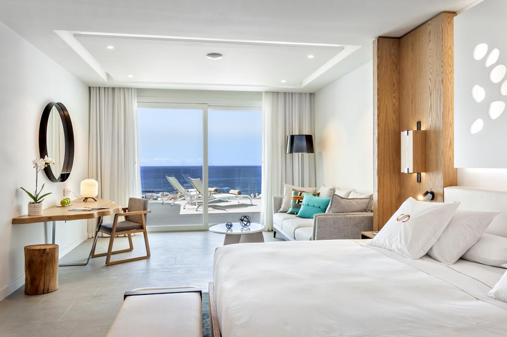 royal hideaway Corales resort Adeje. tenerife. Mejor Hotel 2018 habitaciones Leonardo Omar Arquitectos