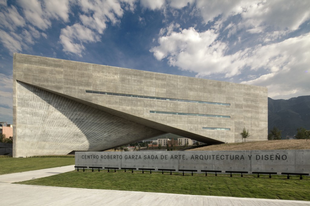 46.- CENTRO ROBERTO GARZA SADA - TADAO ANDO ARCHITECTS premios cidi bienal interiorismo, diseño y paisajismo.