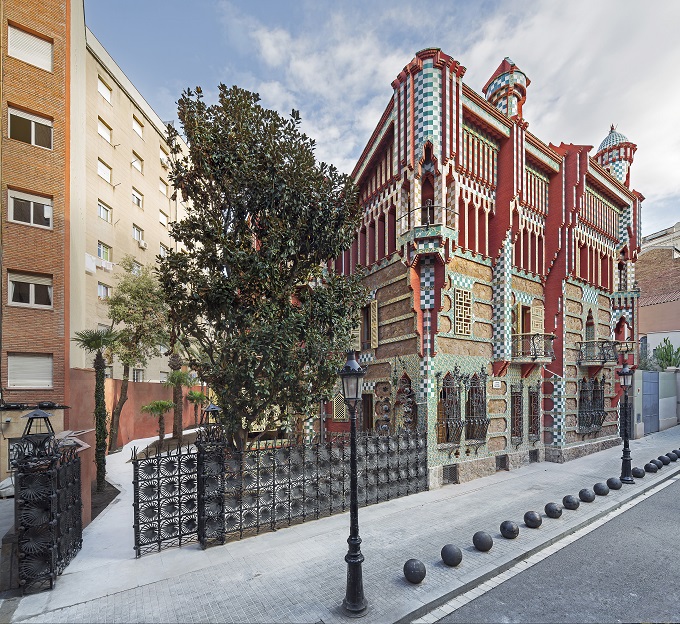 Casa Vicens Gaudí en Barcelona By Pol Viladoms (8)