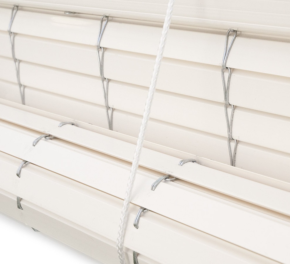 Todo lo que necesitas saber sobre las persianas enrollables de madera, pvc o aluminio