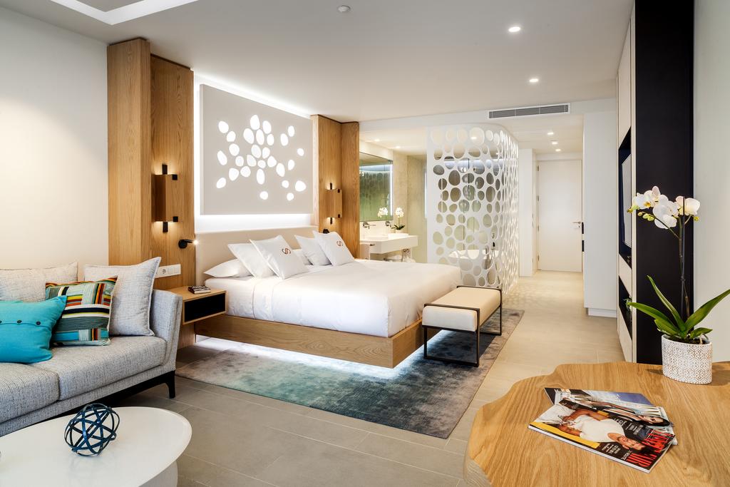 royal hideaway Corales resort Adeje. tenerife. Mejor Hotel 2018 habitaciones Leonardo Omar Arquitectos 